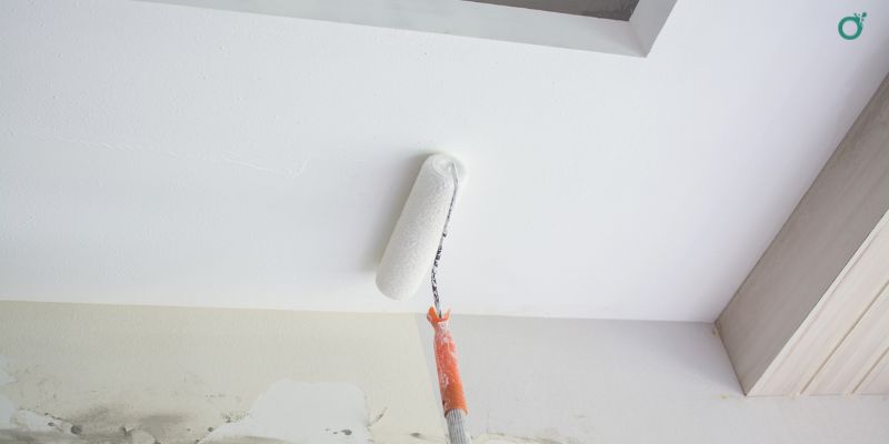 Pourquoi appliquer une peinture blanche en finition mate au plafond ?